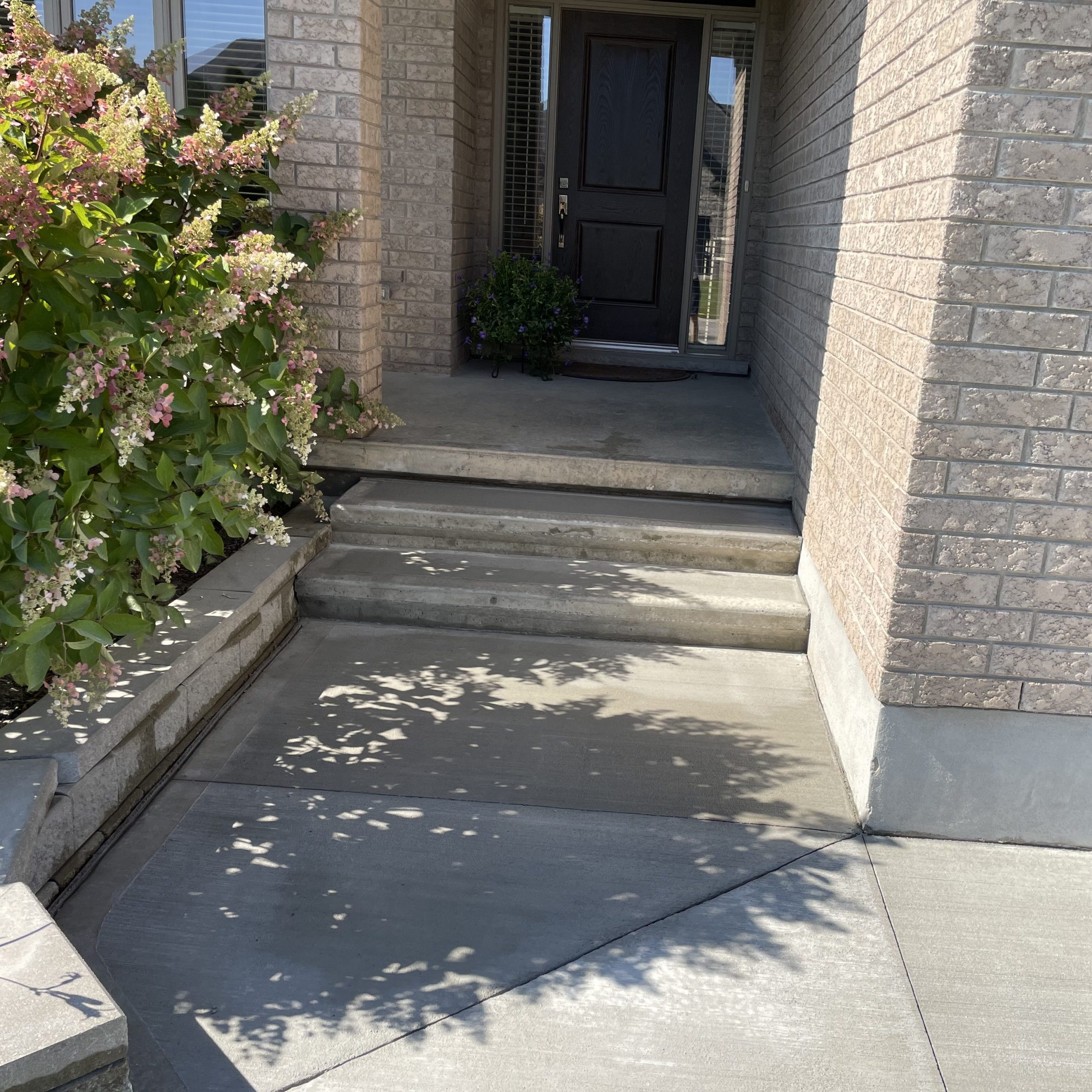 Brushed Concrete Steps with Bullnose in London Ontario