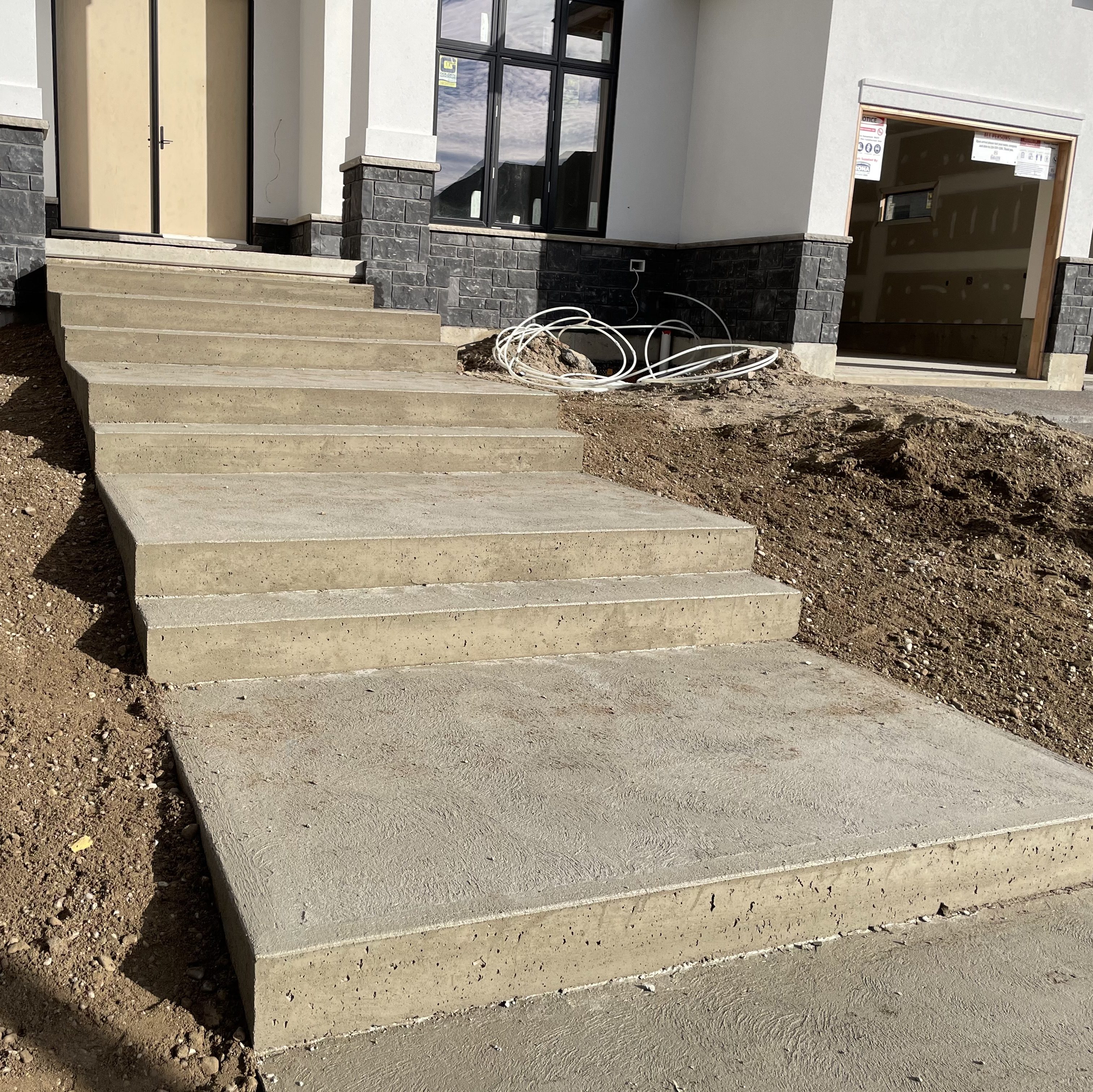 Swirl Finished Concrete Steps in London Ontario