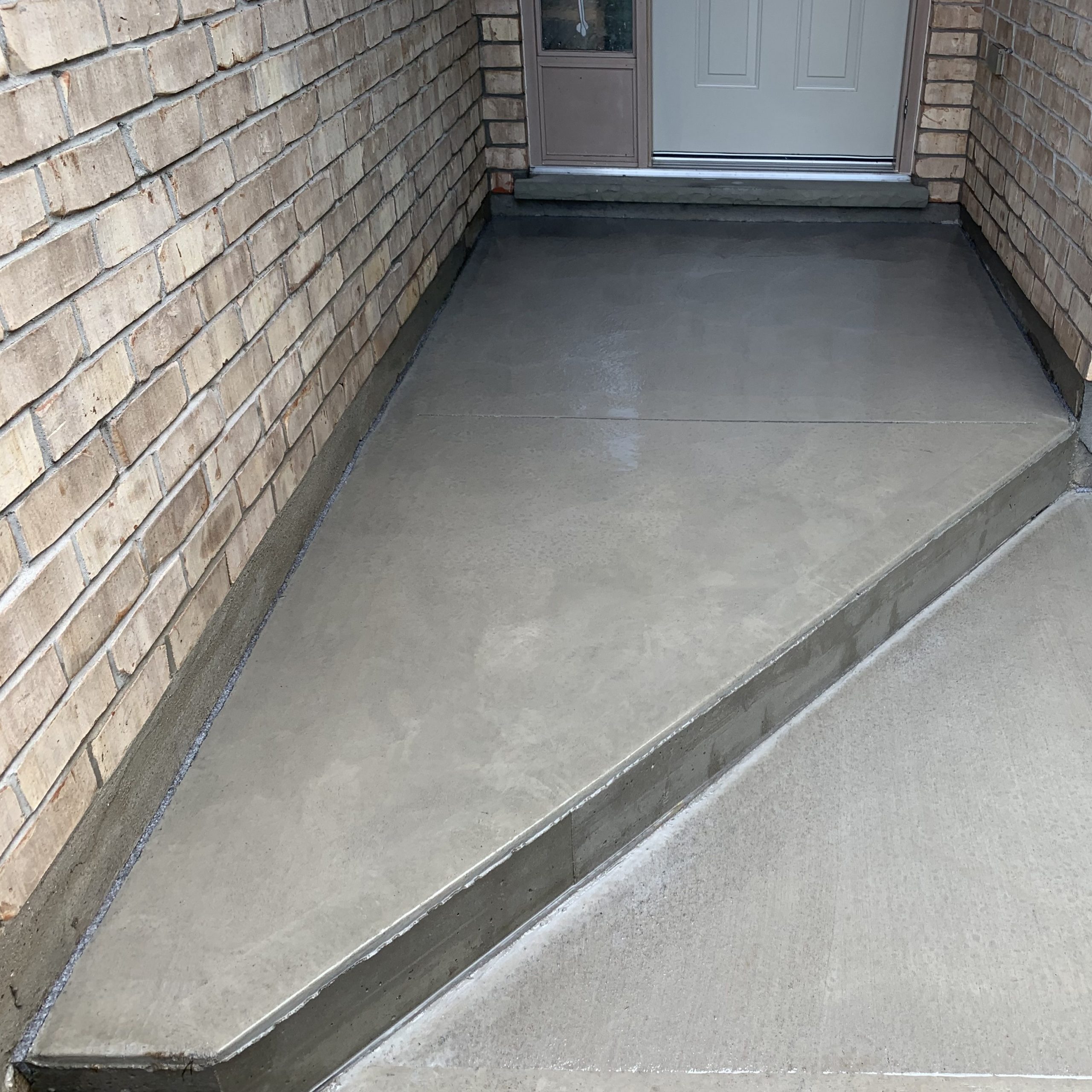 Swirl Finished Concrete Step in Delaware Ontario