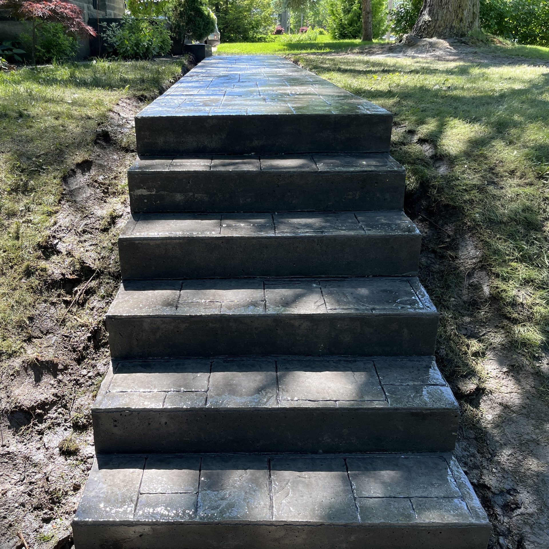 Small Ashlar Slate Stamped Concrete Steps in London Ontario