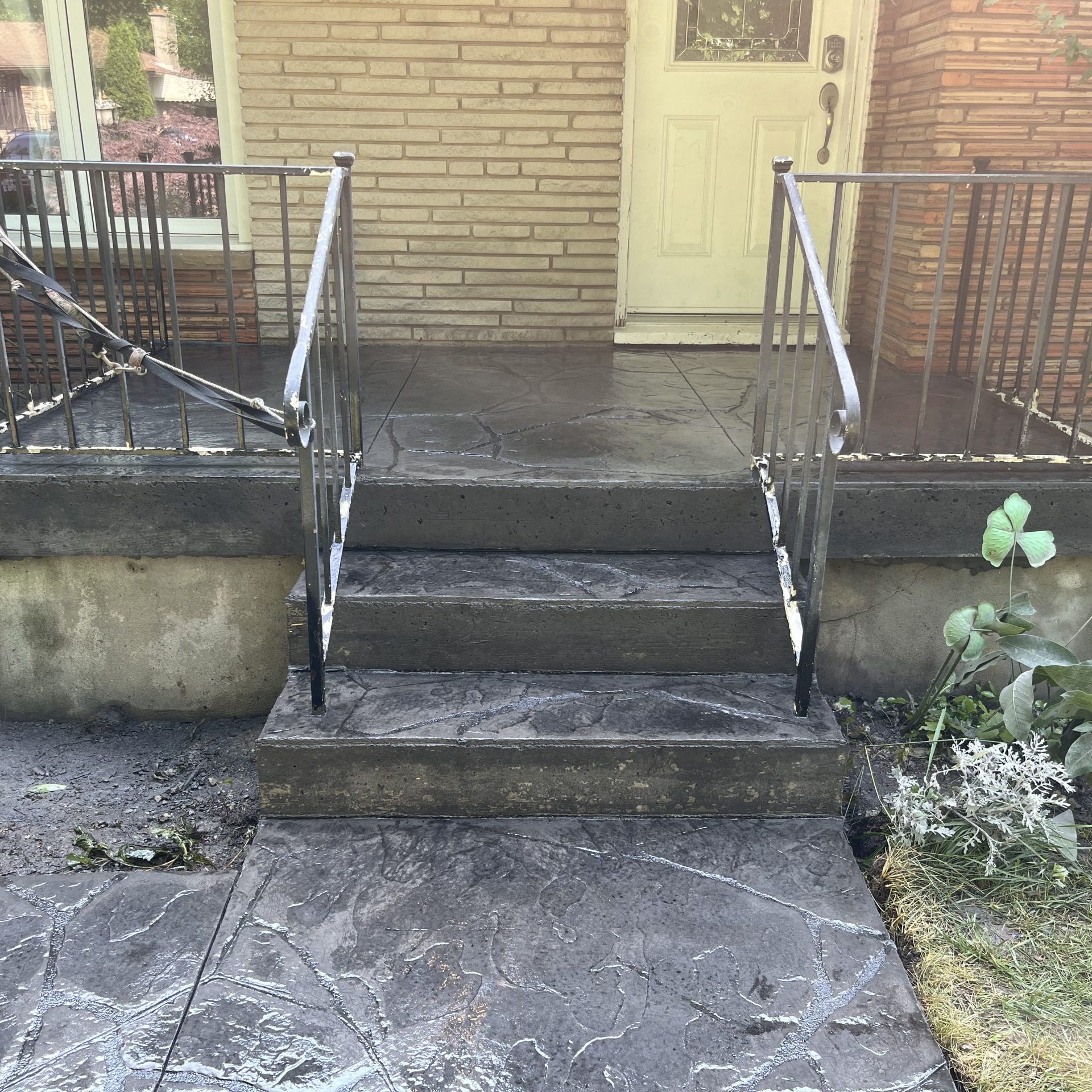 Arizona Flagstone Stamped Concrete Porch in London Ontario