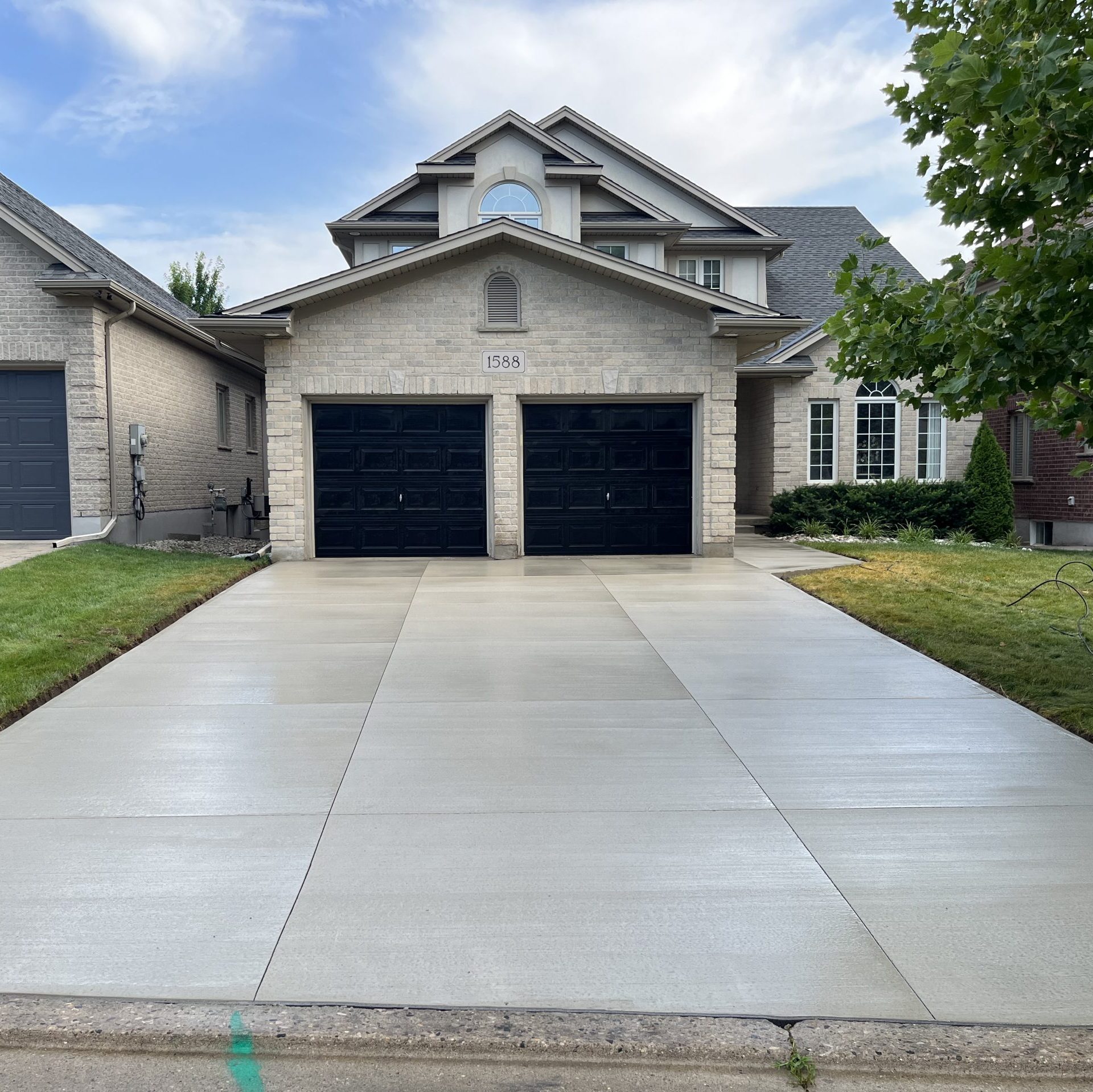 Brushed Concrete Driveway in London Ontario