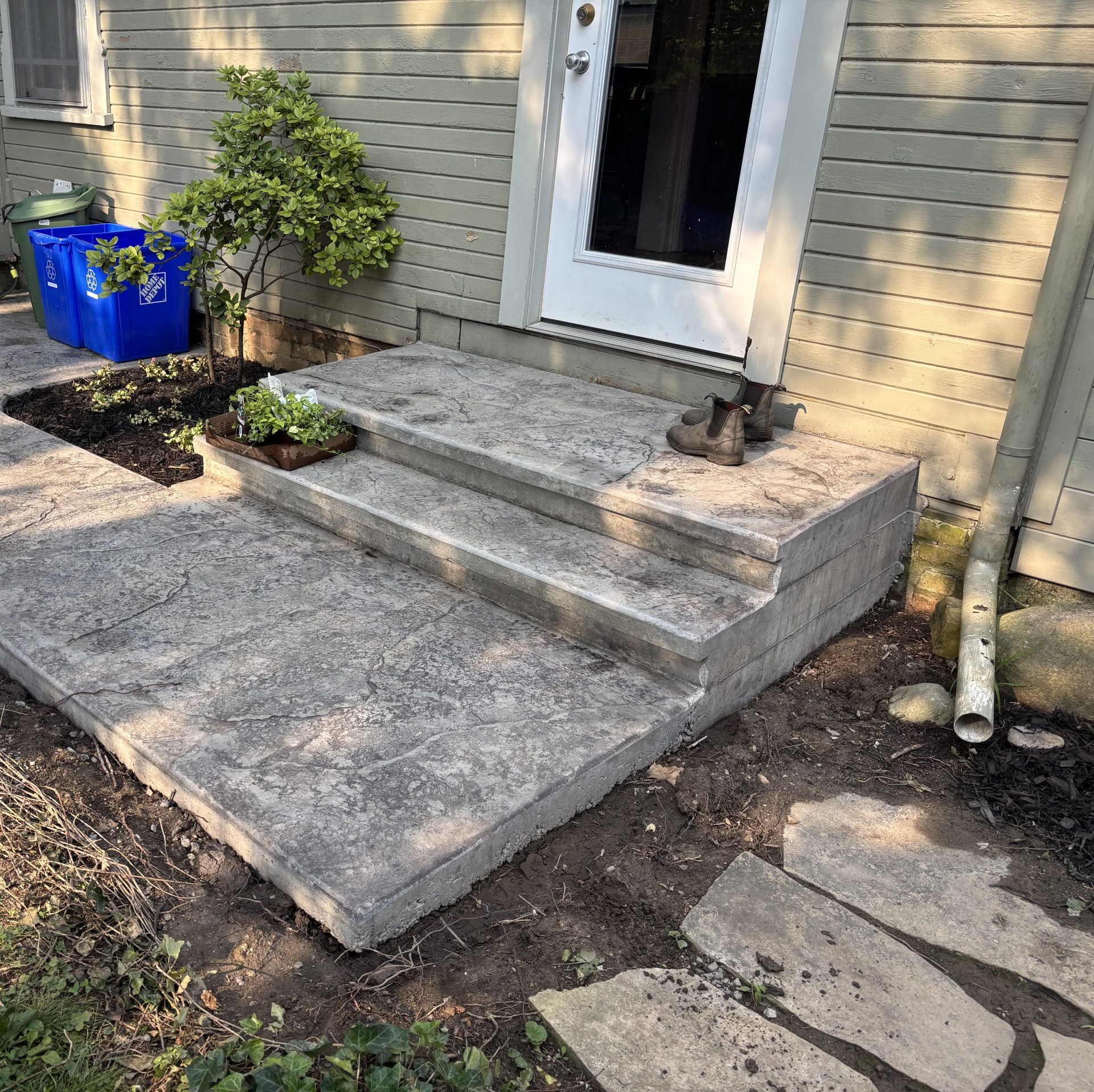 Rough Cut Stone Stamped Concrete Steps in London Ontario
