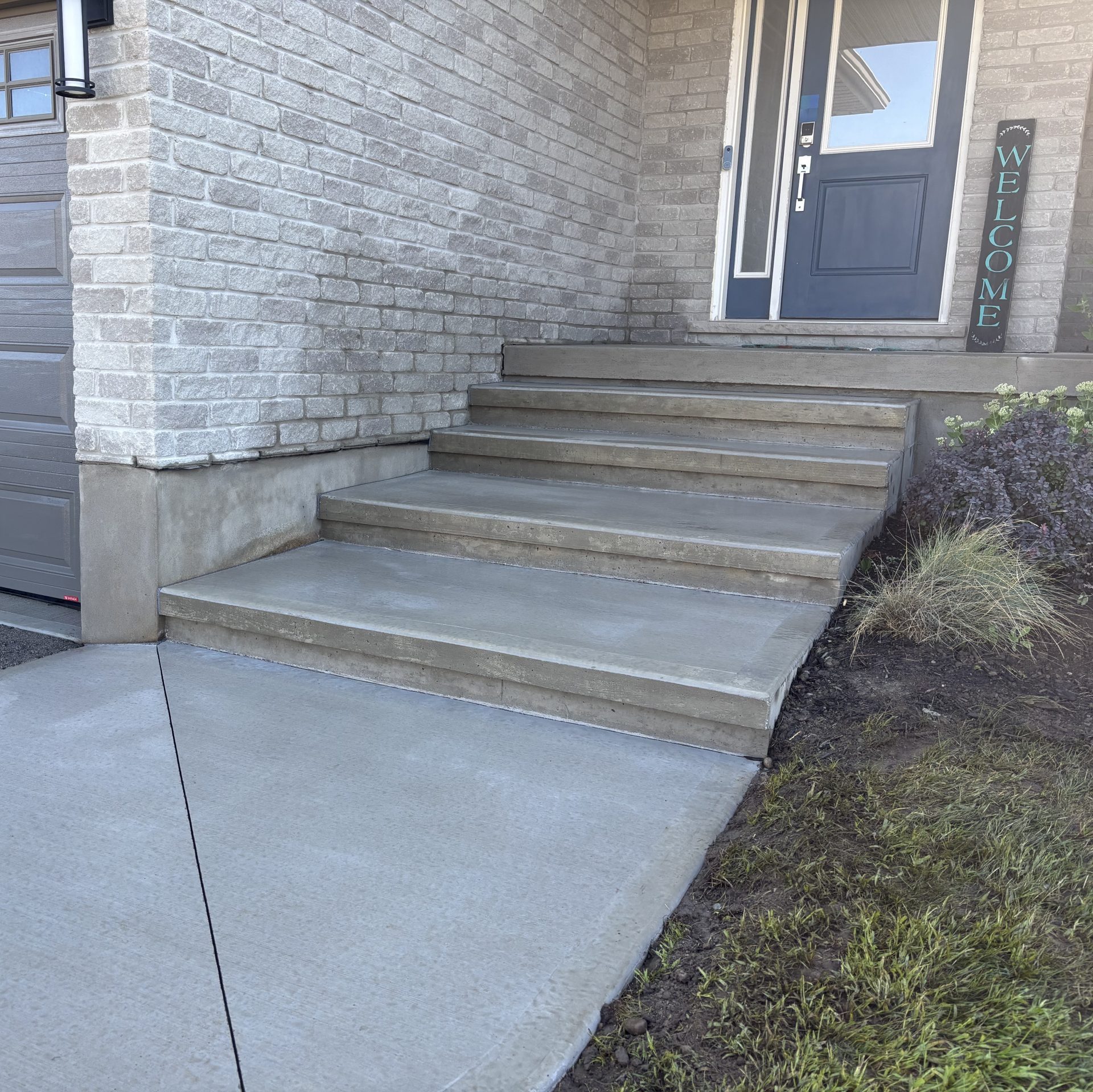 Brushed Concrete Steps in St. Thomas Ontario